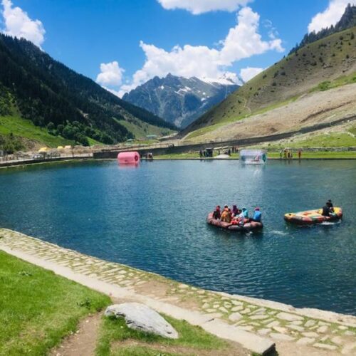 Kashmir tour packages from Delhi