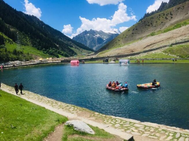 Kashmir tour packages from Delhi